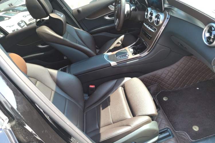 Used Mercedes-Benz GLC 2022 GLC 300 L 4MATIC Luxury Model Right Front Seat