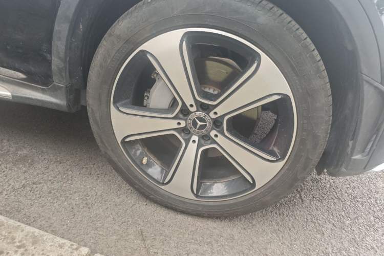 Used Mercedes-Benz GLC 2022 Refreshed GLC 300 L 4MATIC Dynamic Edition Prestige Version Right Front Wheel Hub