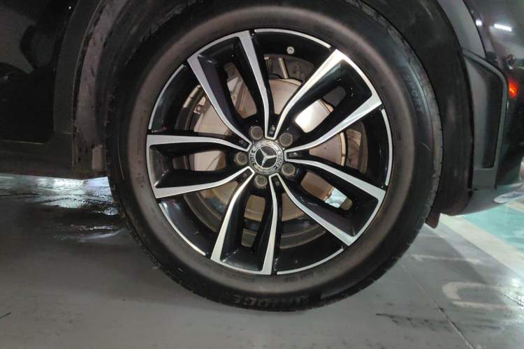 Used Mercedes-Benz GLC 2022 Refreshed GLC 300 L 4MATIC Dynamic Edition Right Front Wheel Hub