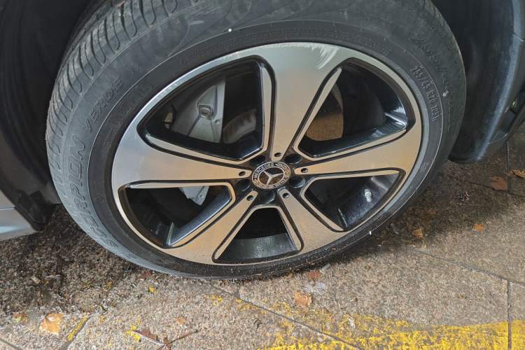 Used Mercedes-Benz GLC 2022 Refreshed GLC 300 L 4MATIC Dynamic Edition Prestige Version Right Front Wheel Hub
