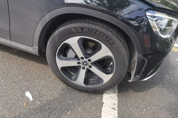 Used Mercedes-Benz GLC 2022 Refreshed GLC 260 L 4MATIC Dynamic Edition Right Front Wheel Hub