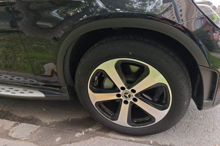 Used Mercedes-Benz GLC 2022 Facelifted GLC 260 L 4MATIC Dynamic Edition Right Front Wheel Hub