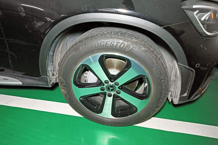 Used Mercedes-Benz GLC 2022 Facelifted GLC 260 L 4MATIC Dynamic Edition Right Front Wheel Hub