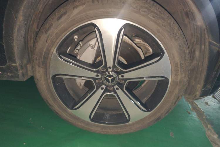 Used Mercedes-Benz GLC 2022 GLC 300 L 4MATIC Dynamic Edition Prestige Model Right Front Wheel Hub