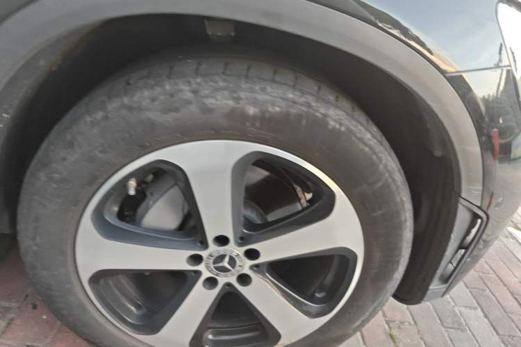 Used Mercedes-Benz GLC 2022 Facelifted GLC 260 L 4MATIC Dynamic Edition Right Front Wheel Hub