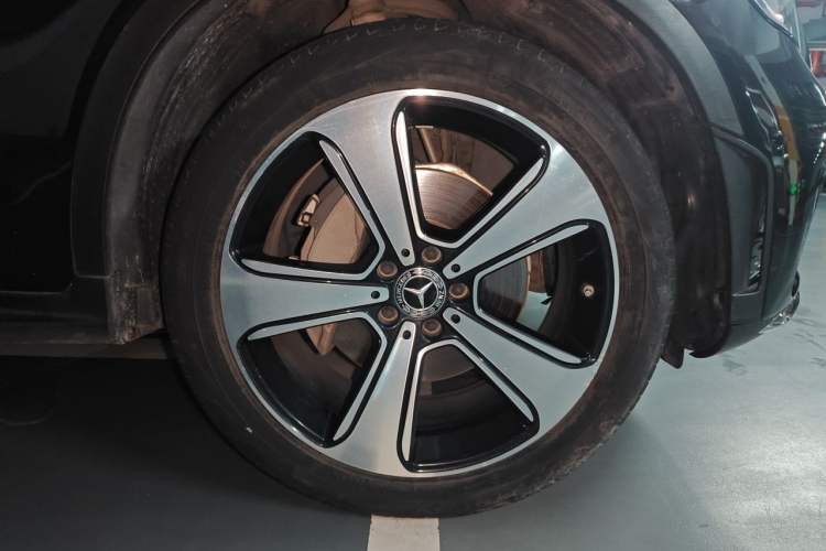 Used Mercedes-Benz GLC 2022 Refreshed GLC 300 L 4MATIC Dynamic Edition Prestige Version Right Front Wheel Hub