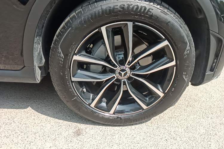 Used Mercedes-Benz GLC 2022 Second Facelift GLC 260 L 4MATIC Luxury Edition Right Front Wheel Hub