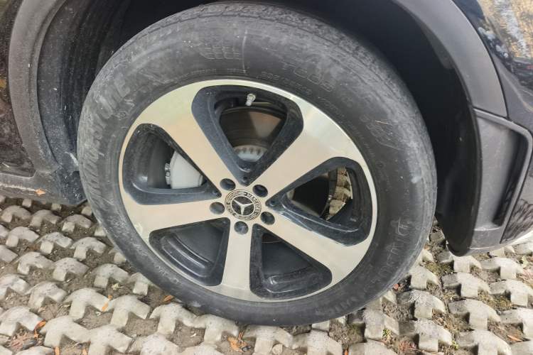 Used Mercedes-Benz GLC 2022 Facelifted GLC 260 L 4MATIC Dynamic Edition Right Front Wheel Hub