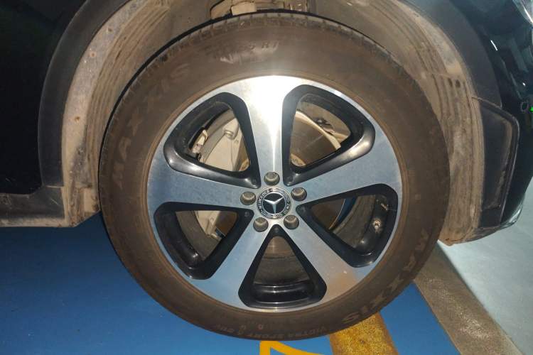 Used Mercedes-Benz GLC 2022 Refreshed GLC 260 L 4MATIC Dynamic Edition Right Front Wheel Hub