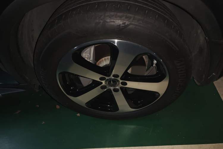 Used Mercedes-Benz GLC 2022 Facelifted GLC 260 L 4MATIC Dynamic Edition Right Front Wheel Hub
