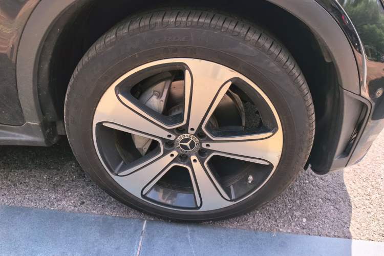 Used Mercedes-Benz GLC 2022 Refreshed GLC 300 L 4MATIC Dynamic Edition Prestige Version Right Front Wheel Hub