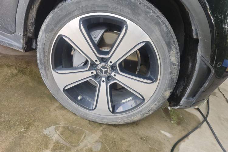 Used Mercedes-Benz GLC 2022 Second Facelift GLC 300 L 4MATIC Luxury Edition Right Front Wheel Hub