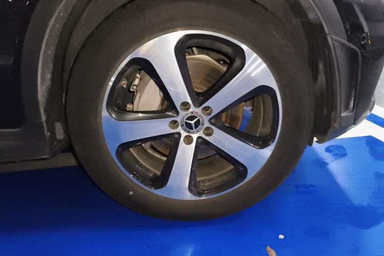 Used Mercedes-Benz GLC 2022 GLC 260 L 4MATIC Dynamic Edition Right Front Wheel Hub