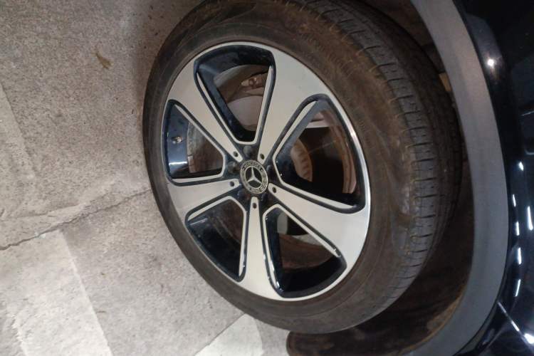 Used Mercedes-Benz GLC 2022 Refreshed GLC 300 L 4MATIC Dynamic Edition Prestige Version Right Front Wheel Hub