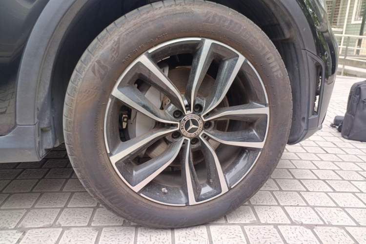 Used Mercedes-Benz GLC 2022 Second Facelift GLC 260 L 4MATIC Dynamic Edition Right Front Wheel Hub