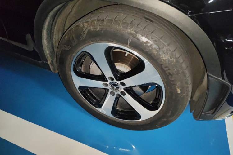 Used Mercedes-Benz GLC 2022 Refreshed GLC 260 L 4MATIC Dynamic Edition Right Front Wheel Hub