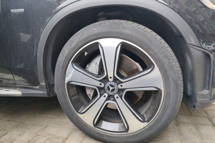 Used Mercedes-Benz GLC 2022 Refreshed GLC 300 L 4MATIC Dynamic Edition Prestige Version Right Front Wheel Hub