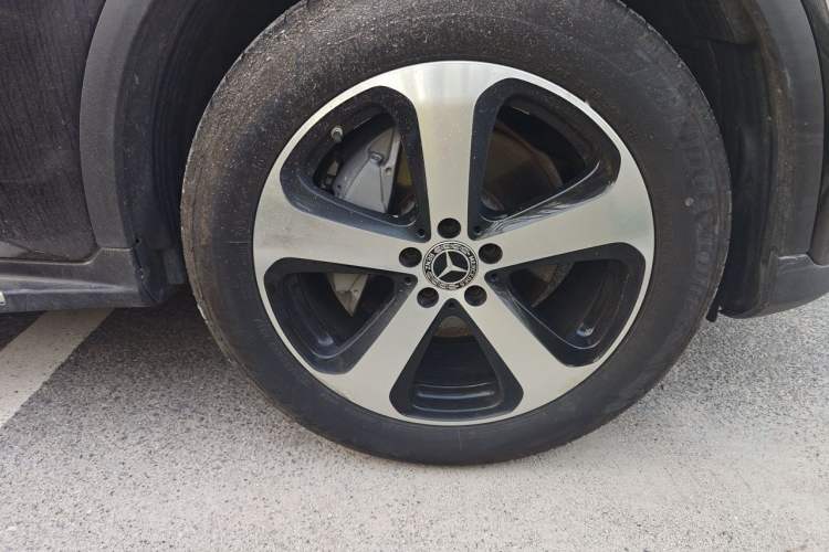 Used Mercedes-Benz GLC 2022 Refreshed GLC 260 L 4MATIC Dynamic Edition Right Front Wheel Hub