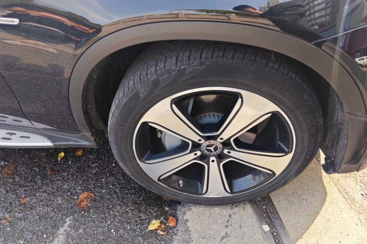 Used Mercedes-Benz GLC 2022 Refreshed GLC 300 L 4MATIC Dynamic Edition Prestige Version Right Front Wheel Hub