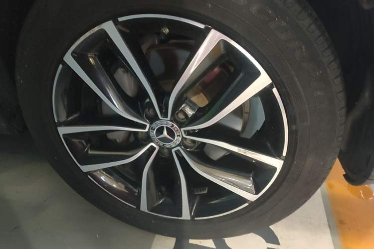 Used Mercedes-Benz GLC 2022 Refreshed GLC 300 L 4MATIC Dynamic Edition Right Front Wheel Hub