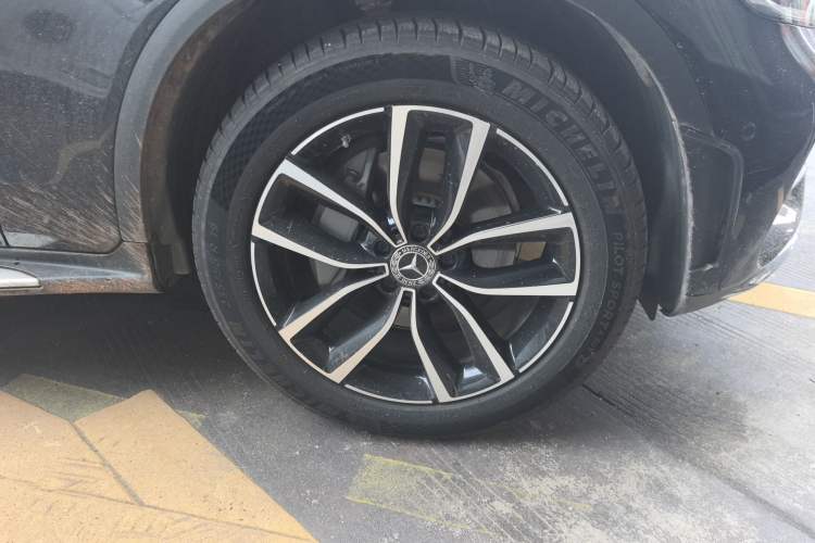 Used Mercedes-Benz GLC 2022 GLC 300 L 4MATIC Dynamic Model Right Front Wheel Hub