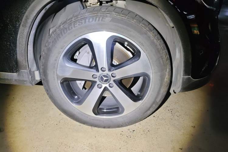 Used Mercedes-Benz GLC 2022 Refreshed GLC 260 L 4MATIC Dynamic Edition Right Front Wheel Hub