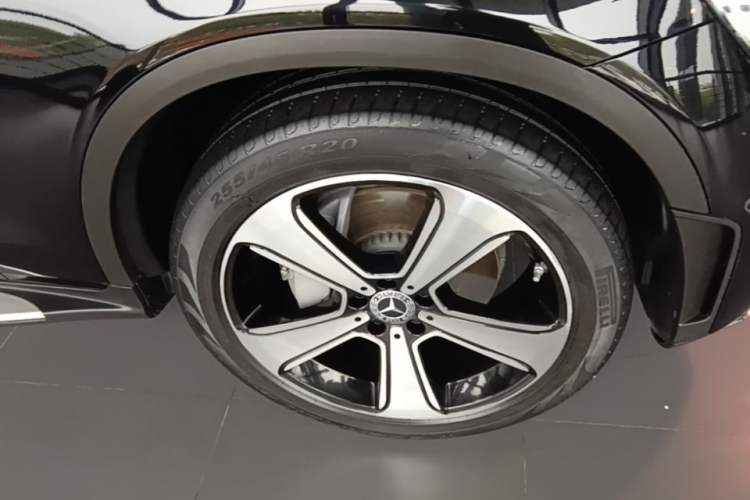 Used Mercedes-Benz GLC 2022 Refreshed GLC 300 L 4MATIC Dynamic Edition Prestige Version Right Front Wheel Hub