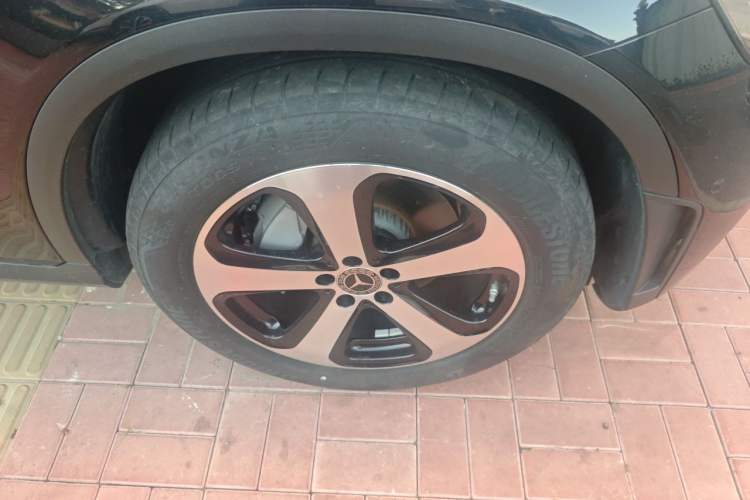 Used Mercedes-Benz GLC 2022 Facelifted GLC 260 L 4MATIC Dynamic Edition Right Front Wheel Hub