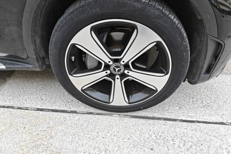 Used Mercedes-Benz GLC 2022 Refreshed GLC 300 L 4MATIC Dynamic Edition Prestige Version Right Front Wheel Hub