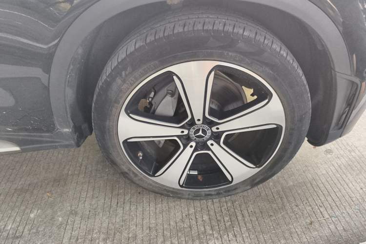 Used Mercedes-Benz GLC 2022 Refreshed GLC 300 L 4MATIC Dynamic Edition Prestige Version Right Front Wheel Hub