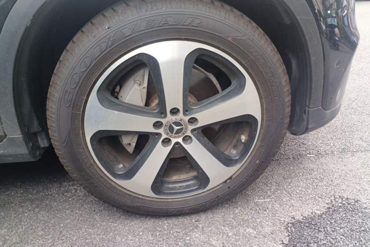 Used Mercedes-Benz GLC 2022 Refreshed GLC 260 L 4MATIC Dynamic Edition Right Front Wheel Hub