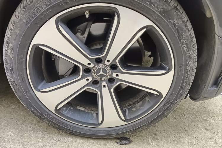 Used Mercedes-Benz GLC 2022 Refreshed GLC 300 L 4MATIC Dynamic Edition Prestige Version Right Front Wheel Hub