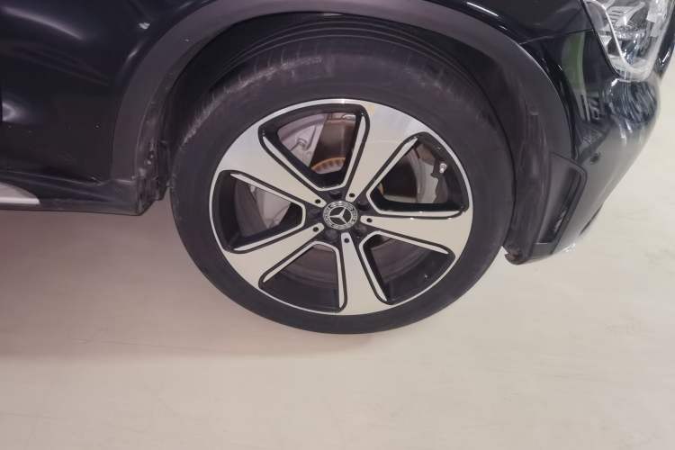 Used Mercedes-Benz GLC 2022 GLC 300 L 4MATIC Dynamic Edition Prestige Model Right Front Wheel Hub