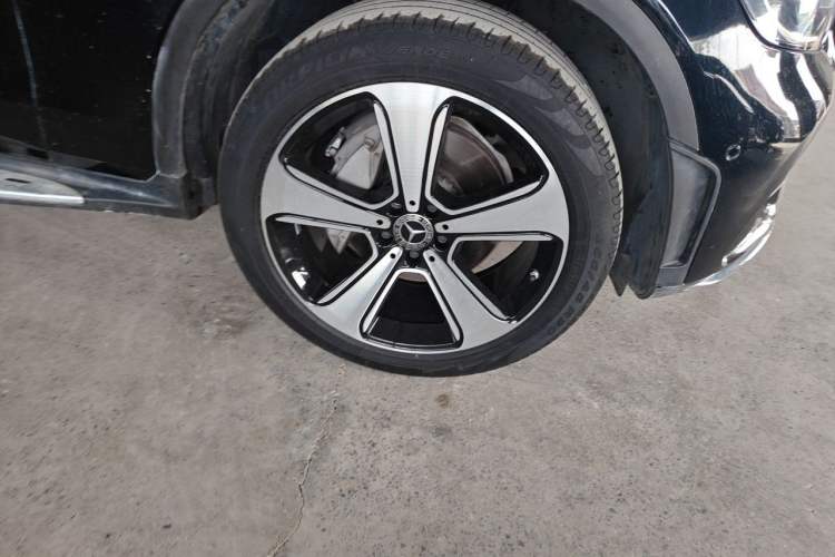 Used Mercedes-Benz GLC 2022 Refreshed GLC 300 L 4MATIC Dynamic Edition Prestige Version Right Front Wheel Hub