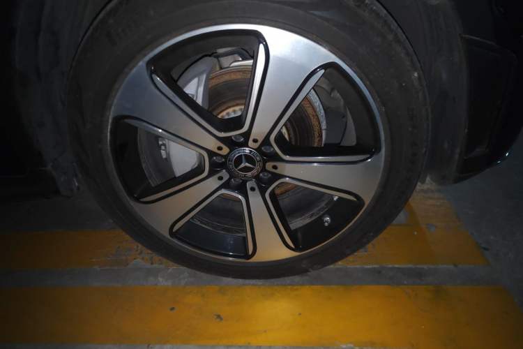 Used Mercedes-Benz GLC 2022 Refreshed GLC 300 L 4MATIC Dynamic Edition Prestige Version Right Front Wheel Hub