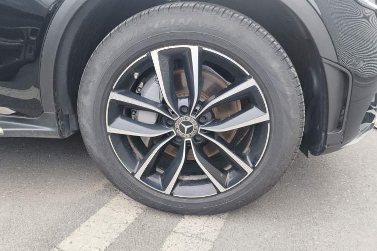 Used Mercedes-Benz GLC 2022 Refreshed GLC 300 L 4MATIC Dynamic Edition Right Front Wheel Hub