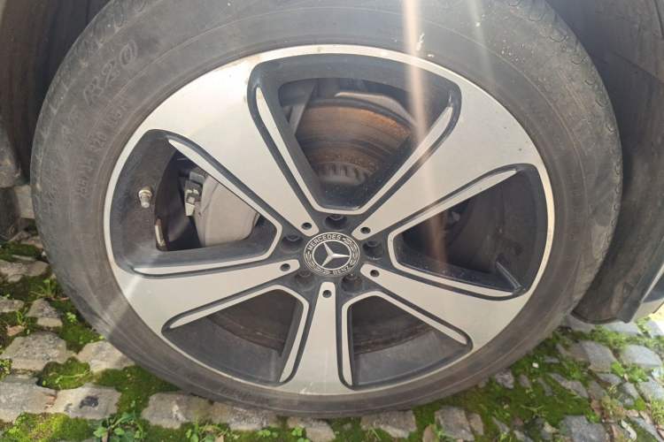 Used Mercedes-Benz GLC 2022 Refreshed GLC 300 L 4MATIC Dynamic Edition Prestige Version Right Front Wheel Hub