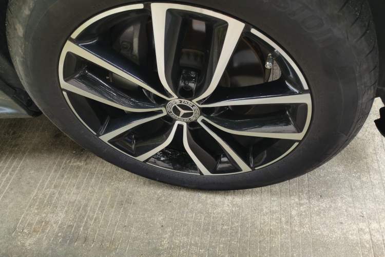 Used Mercedes-Benz GLC 2022 GLC 300 L 4MATIC Dynamic Model Right Front Wheel Hub