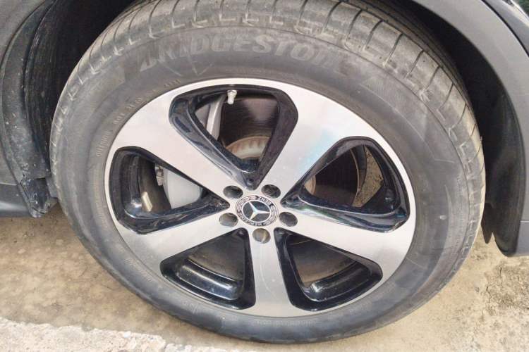 Used Mercedes-Benz GLC 2022 Refreshed GLC 260 L 4MATIC Dynamic Edition Right Front Wheel Hub