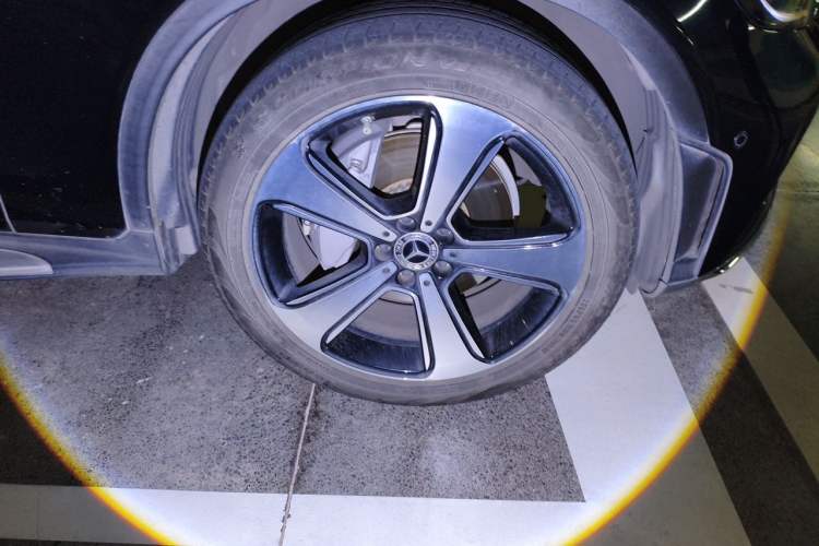 Used Mercedes-Benz GLC 2022 Refreshed GLC 300 L 4MATIC Dynamic Edition Prestige Version Right Front Wheel Hub