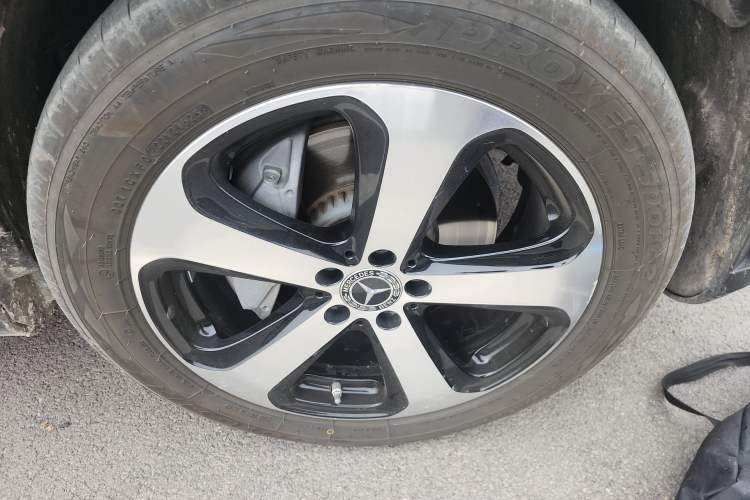 Used Mercedes-Benz GLC 2022 Facelifted GLC 260 L 4MATIC Dynamic Edition Right Front Wheel Hub