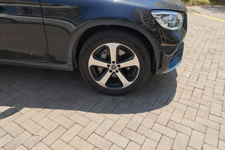 Used Mercedes-Benz GLC 2022 Facelifted GLC 260 L 4MATIC Dynamic Edition Right Front Wheel Hub