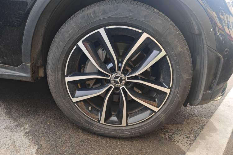 Used Mercedes-Benz GLC 2022 GLC 300 L 4MATIC Dynamic Model Right Front Wheel Hub