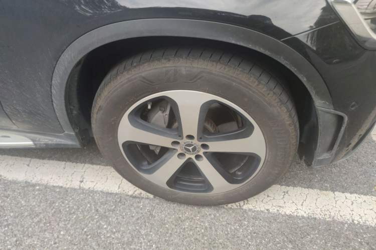 Used Mercedes-Benz GLC 2022 Facelifted GLC 260 L 4MATIC Dynamic Edition Right Front Wheel Hub
