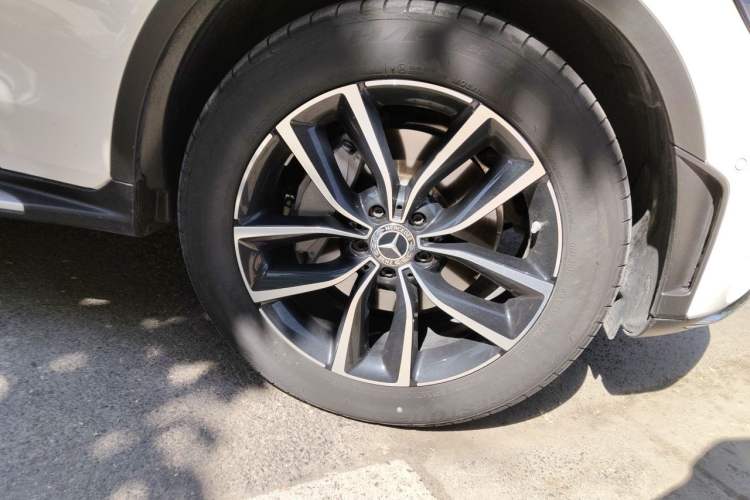 Used Mercedes-Benz GLC 2022 GLC 300 L 4MATIC Dynamic Model Right Front Wheel Hub