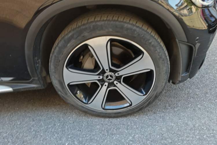 Used Mercedes-Benz GLC 2022 Refreshed GLC 300 L 4MATIC Dynamic Edition Prestige Version Right Front Wheel Hub