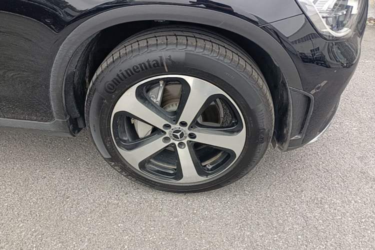 Used Mercedes-Benz GLC 2022 Facelifted GLC 260 L 4MATIC Dynamic Edition Right Front Wheel Hub
