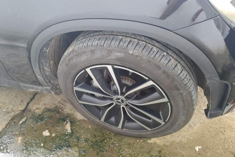 Used Mercedes-Benz GLC 2022 Second Facelift GLC 260 L 4MATIC Luxury Edition Right Front Wheel Hub