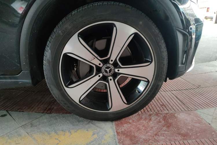 Used Mercedes-Benz GLC 2022 GLC 300 L 4MATIC Dynamic Edition Prestige Model Right Front Wheel Hub