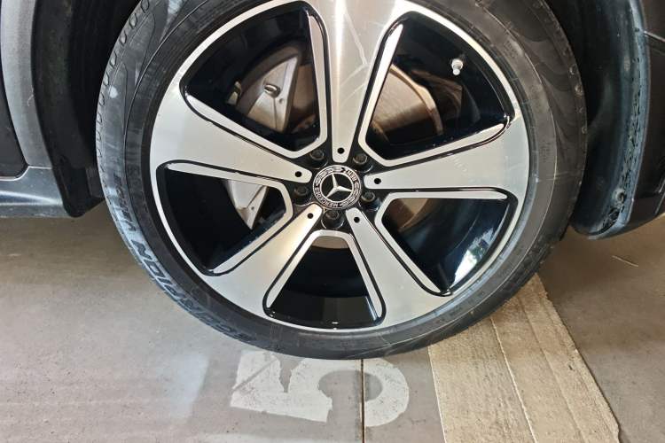 Used Mercedes-Benz GLC 2022 Refreshed GLC 300 L 4MATIC Dynamic Edition Prestige Version Right Front Wheel Hub